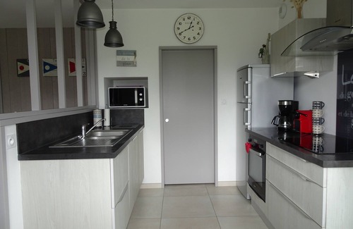 Cleder Casa | JUNTO AL MAR, ACCESO DIRECTO A LA PLAYA DE ARENA