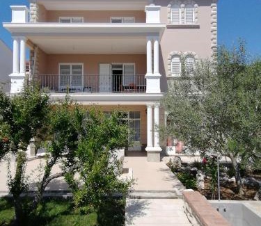 Kampor Apartamento | Seafront Family Apartment Una - Sunny Rab Island