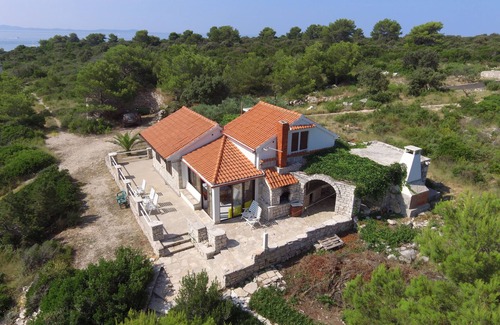 Cove Makarac (Milna) Casa | Casa de vacaciones en la parte superior de la isla Šolta