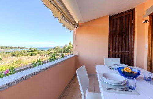 Capo Coda Cavallo Apartamento | Seafront House Salina - beach and nature