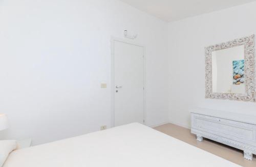 Capo Coda Cavallo Apartamento | Seafront House Salina - beach and nature