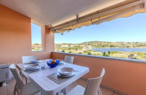 Capo Coda Cavallo Apartamento | Seafront House Salina - beach and nature
