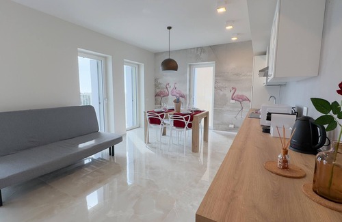 Chioggia Apartamento | Seafront Modern Flamingo Suite by Ca-sa Check