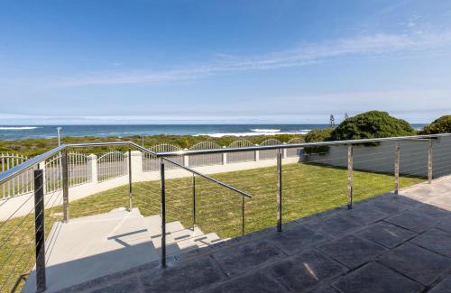 Sandbaai Casa | Seafront Retreat in Sandbaai