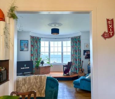 Herne Bay Apartamento | Seafront Serenity - Stylish Home for 5