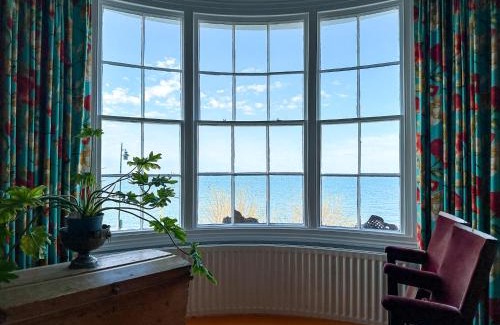 Herne Bay Apartamento | Seafront Serenity - Stylish Home for 5
