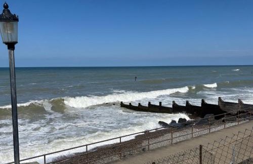 Sheringham Apartamento | Seafront Sheringham 1 bed Apt sleeps 4 - 1xdog