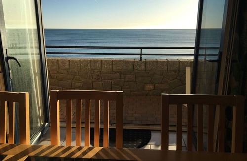 Newcastle Apartamento | Frente al mar Amplio apartamento de 3 dormitorios con estacionamiento privado seguro y wi-fi gratuito