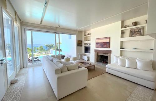 Agios Emilianos Casa | Seafront Villa Vagart by Goutos Properties