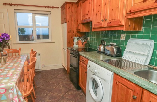 Youghal Cabaña | SEAGAZE, pet friendly, with a garden in Youghal, County Cork