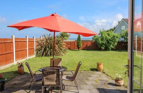 Youghal Cabaña | SEAGAZE, pet friendly, with a garden in Youghal, County Cork