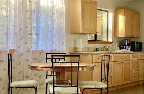 Mendocino Cabaña | Seaglass Cottage & Nature Sanctuary-Minutes to Mendocino Village, Beaches, Ocean
