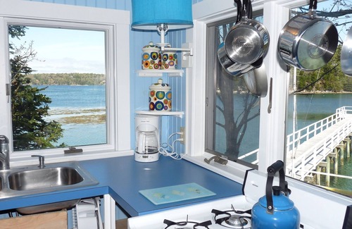 East Boothbay Cabaña | SeaGlass Cottage: Incredible waterfront Retreat!
