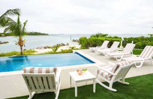 Man O War Cay Casa | SeaGlassFound*Heated Pool*Boats Included*3 Beaches*5 Cottages*20 Acre Peninsula