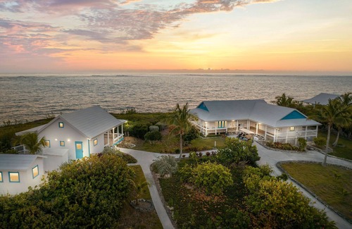 Man O War Cay Casa | SeaGlassFound*Heated Pool*Boats Included*3 Beaches*5 Cottages*20 Acre Peninsula