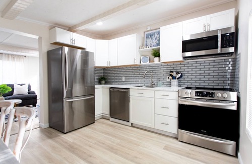 Palm Coast Cabaña | Seagrass Cottage II- Pet friendly walk to Atlantic Ocean & Intracoastal Waterway