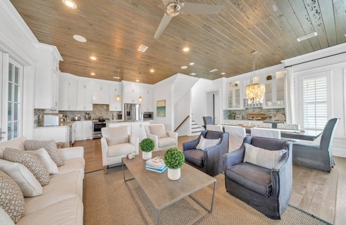 SeaNest Village Casa | Seagrove Beach Villa- Dog Friendly!- Golf Cart