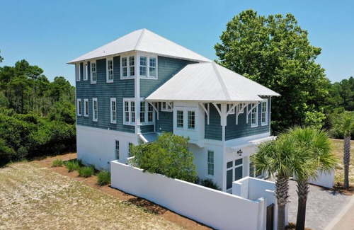 SeaNest Village Casa | Seagrove Beach Villa- Dog Friendly!- Golf Cart