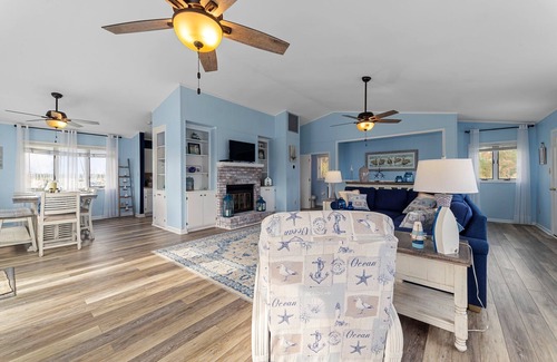 Oriental Casa | Seagulls Seaport- Pet Friendly, Waterfront, Slip