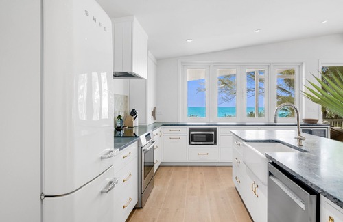 Farmer's Hill Casa | Seahaus Newly Renovated Luxury Beachfront Home