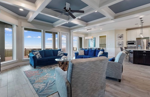 Freeport Casa | Seahorse Beachfront Model - Luxury 5 Bed / 5 Bath with Elevator & Cabana Service