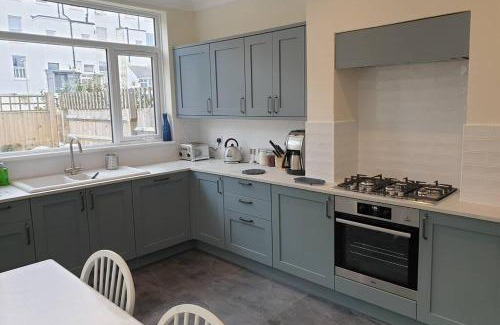 Hythe Casa | Seahorse House, Beautiful Large house next to the Beach & Park & near Zoo, Hythe