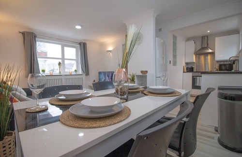 Butetown Casa | Sealock Mews (2 beds)