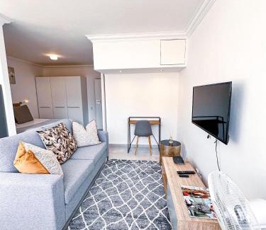 Three Anchor Bay Apartamento | Seapoint escape stylish studio