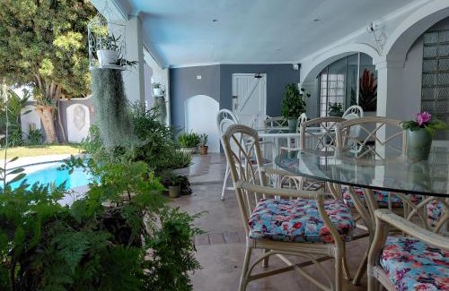 Umhlali Beach Cama Y Desayuno | Searose Family Suite, Villa Roc Guesthouse, Salt Rock Ballito