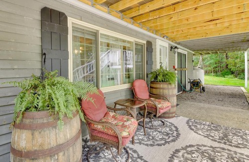 Searsport Casa | Searsport Paradise with Private Pool and Patio!