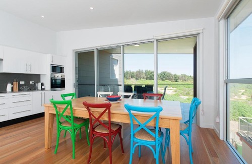 Anna Bay Casa | Seas the Day 41A