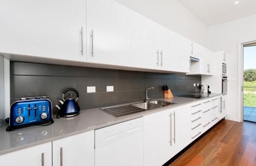 Anna Bay Casa | Seas the Day 41A