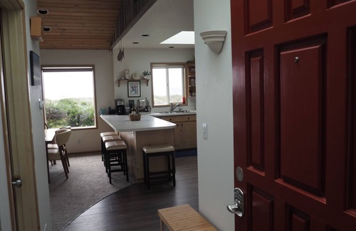 Rockaway Beach Casa | Seas the day, a beachfront home