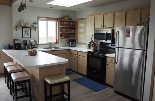 Rockaway Beach Casa | Seas the day, a beachfront home