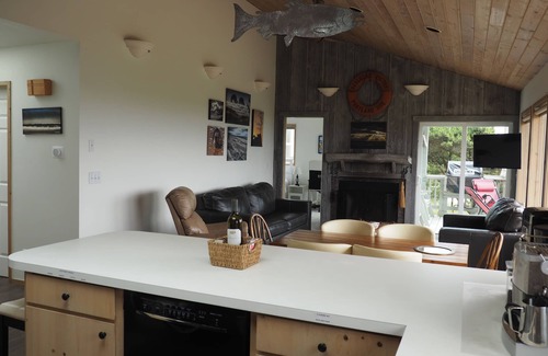 Rockaway Beach Casa | Seas the day, a beachfront home