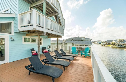 Isla Del Sol Casa | Seas the Day - Amazing 360 Water Views from Tallest Deck in the Area - Easy Walk to Beach