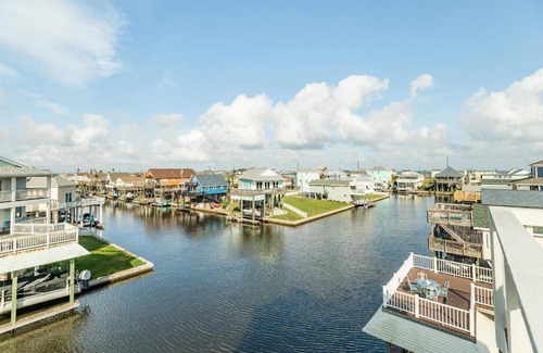 Isla Del Sol Casa | Seas the Day - Amazing 360 Water Views from Tallest Deck in the Area - Easy Walk to Beach