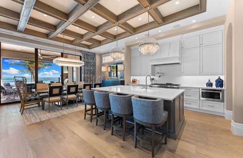 Bonita Springs Apartamento | Seas the Day - Award-Nominated Multimillion -Dollar Beachfront Home