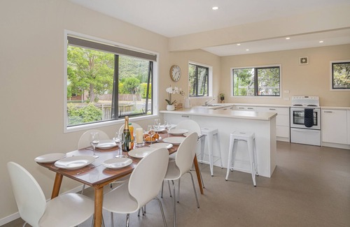 Matarangi Casa | Seas the Day - Matarangi Holiday Home