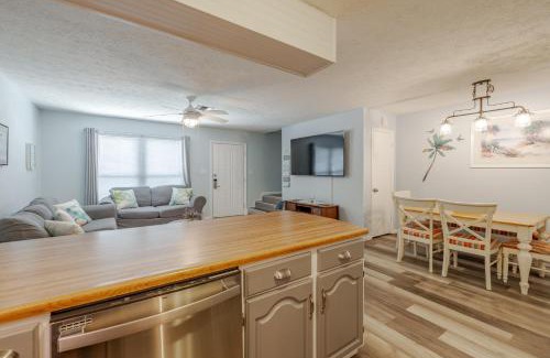 Bahama Beach Casa | Seas The Day, Pet Friendly Walk to beach!