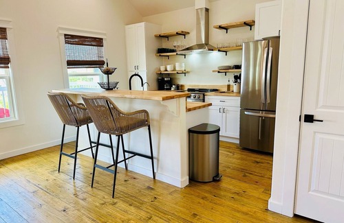Caplen Casa | "Seas the Day" - Large Living Area, Family Friendly, Walk to Beach, Pool Access