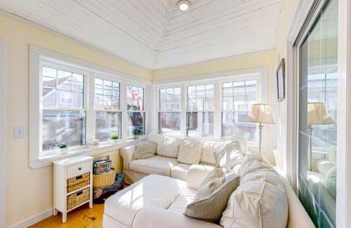 Wells Beach Casa | Seas the Day
