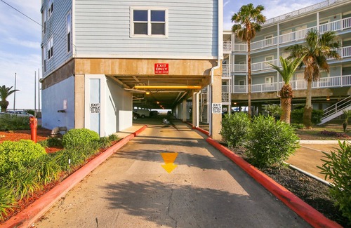 Galveston Condominio | Seascape 2110 2 Bedroom Condo by RedAwning
