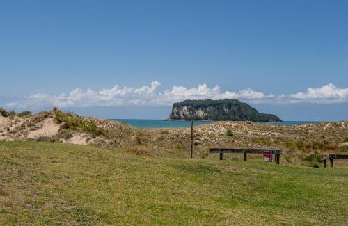 Whangamata Casa | Seascape Beachfront A - Whangamata Holiday Unit