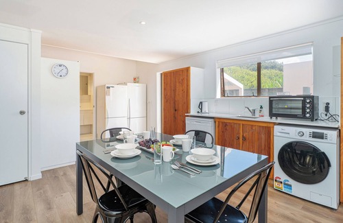 Whangamata Cabaña | Seascape Beachfront C - Whangamata Holiday Unit