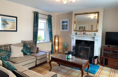 Belmullet Casa | Seascape on the edge of town: 4 beds all ensuite.