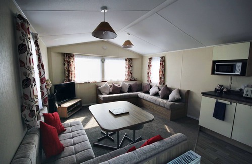 Mudeford Casa | Seascape: una caravana de arenales con capacidad para 4 personas en 2 habitaciones