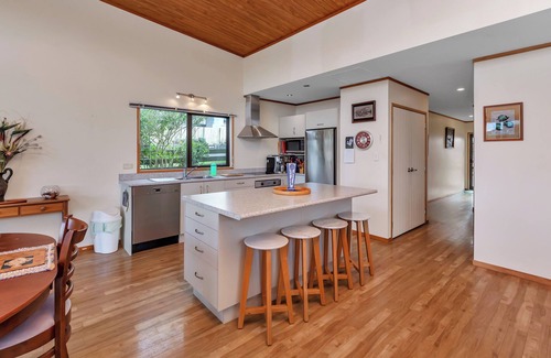 Okiato Casa | Seascape Sanctuary - Okiato Holiday Home