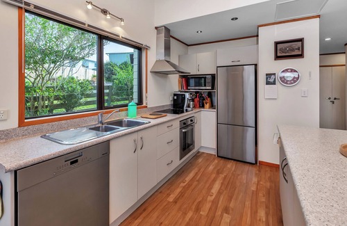 Okiato Casa | Seascape Sanctuary - Okiato Holiday Home