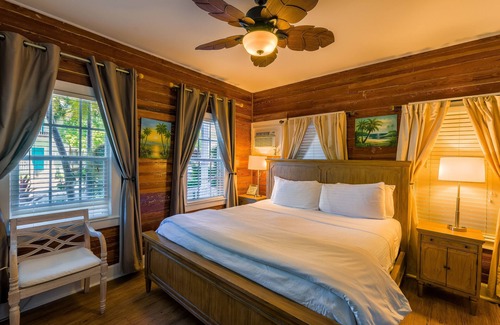 Downtown Cama Y Desayuno | Seascape Tropical Inn - Adult Exclusive